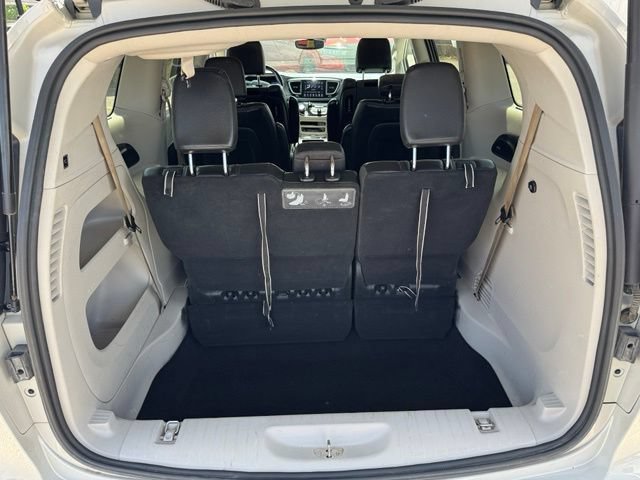 Used 2020 Chrysler Pacifica Touring-L Plus FWD image 7