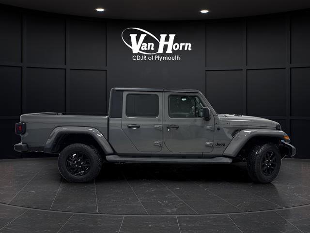 Used 2022 Jeep Gladiator Sport image 2