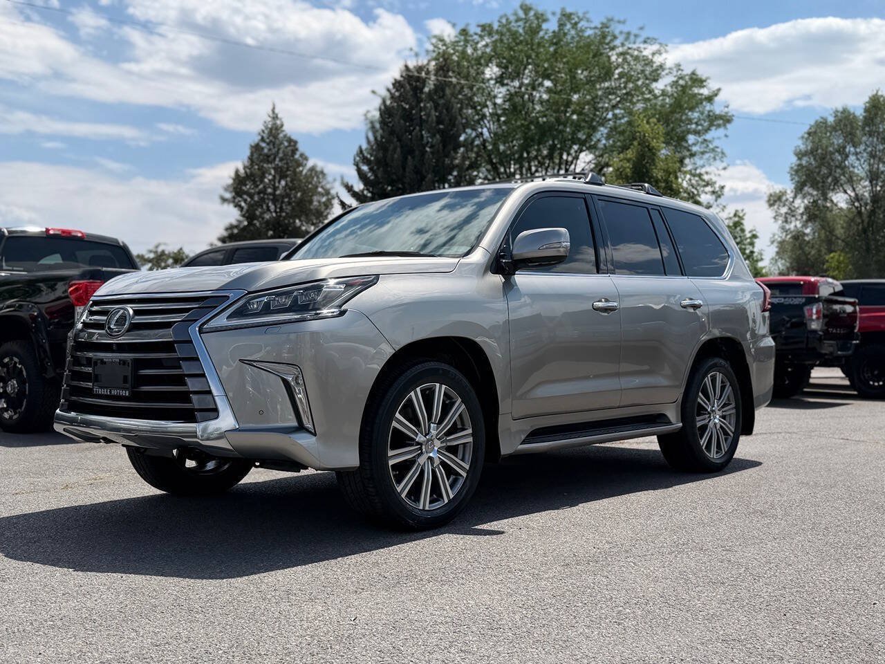 Used 2017 Lexus LX 570 4WD w/ Luxury Package