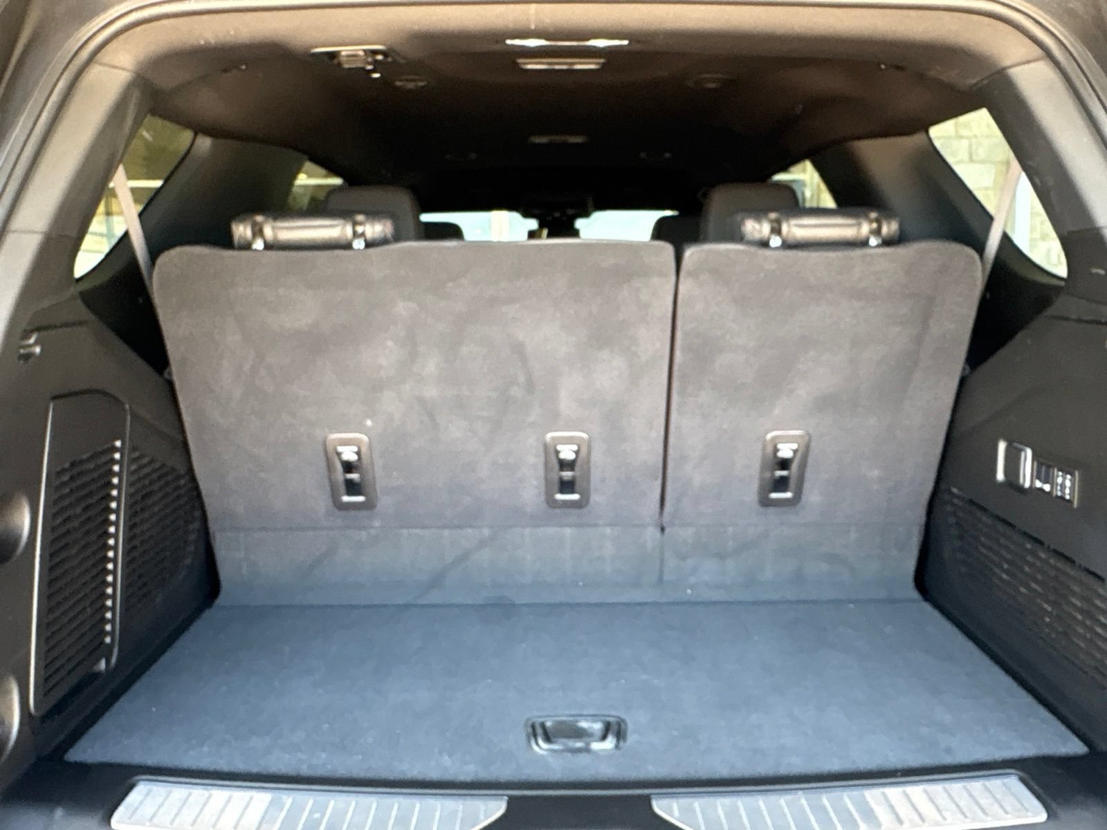 Used 2025 Chevrolet Tahoe RST w/ Comfort Package RWD image 17