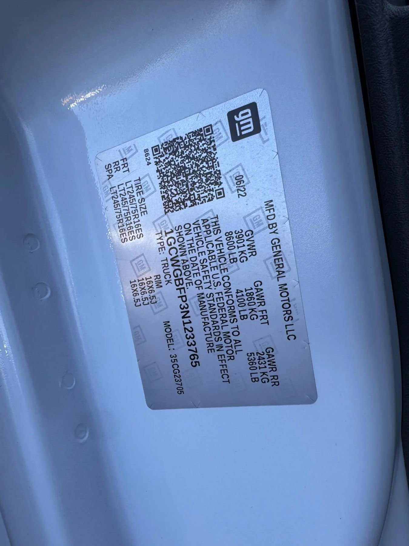 Used 2022 Chevrolet Express 2500 Extended w/ Driver Convenience Package image 32