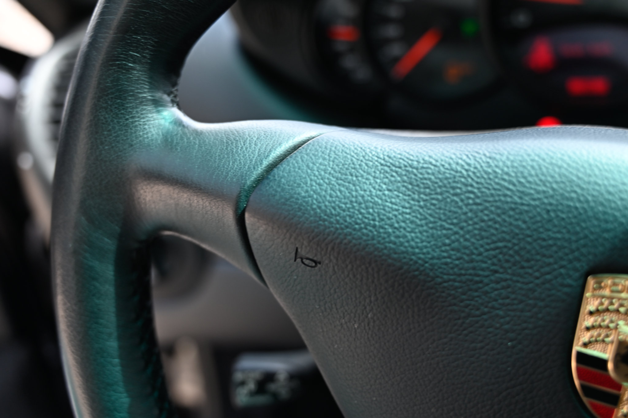 Used 2004 Porsche 911 Carrera RWD image 22