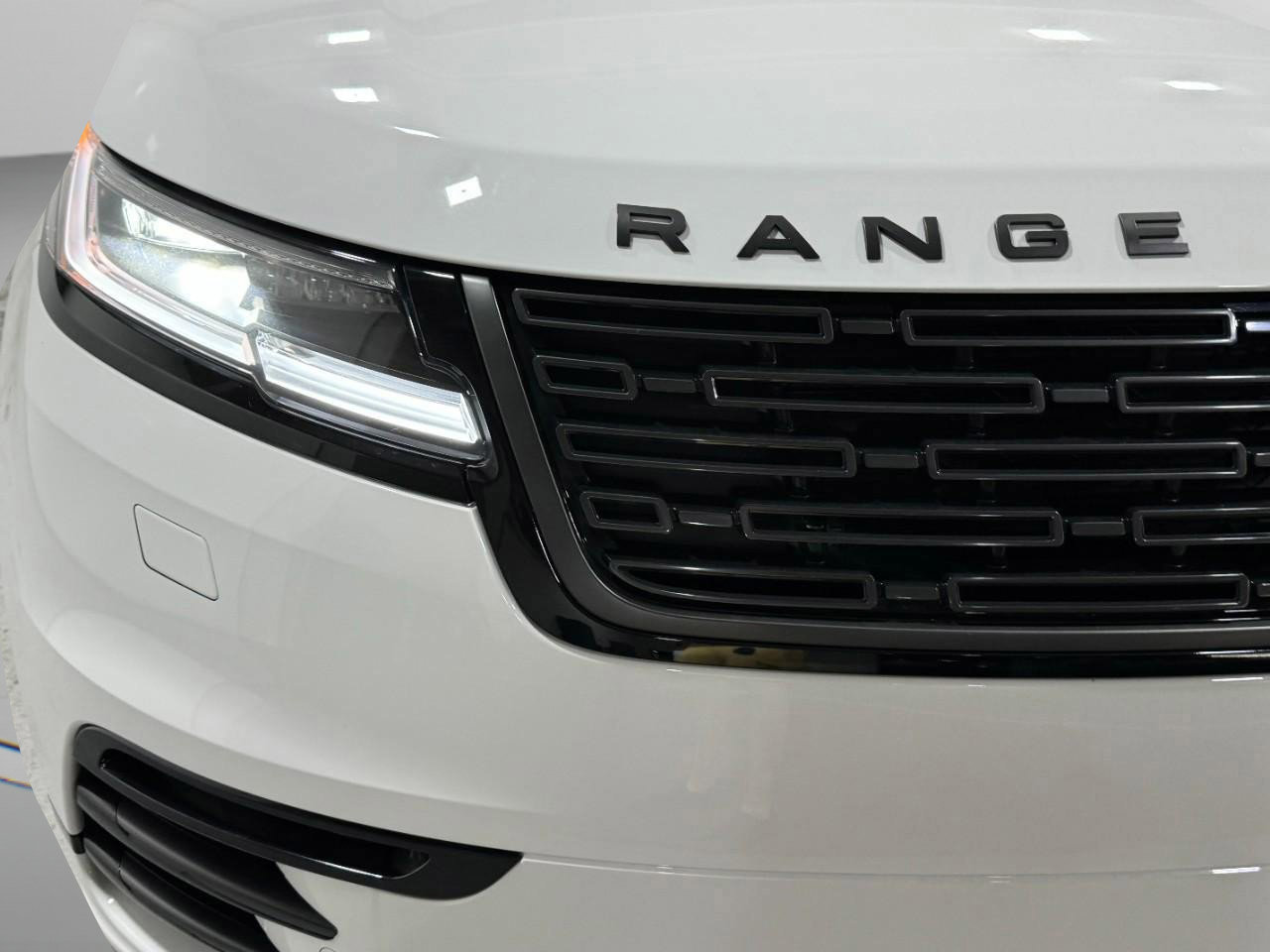 Used 2026 Land Rover Range Rover Velar Dynamic SE image 26