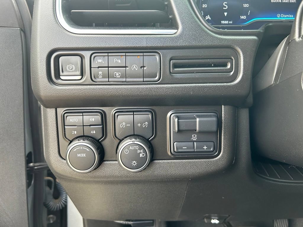 Used 2024 Chevrolet Suburban RST w/ Luxury Package AWD/4WD image 15