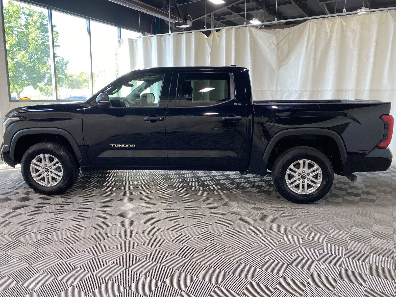 Used 2023 Toyota Tundra SR5 w/ SR5 Convenience Package AWD/4WD image 7