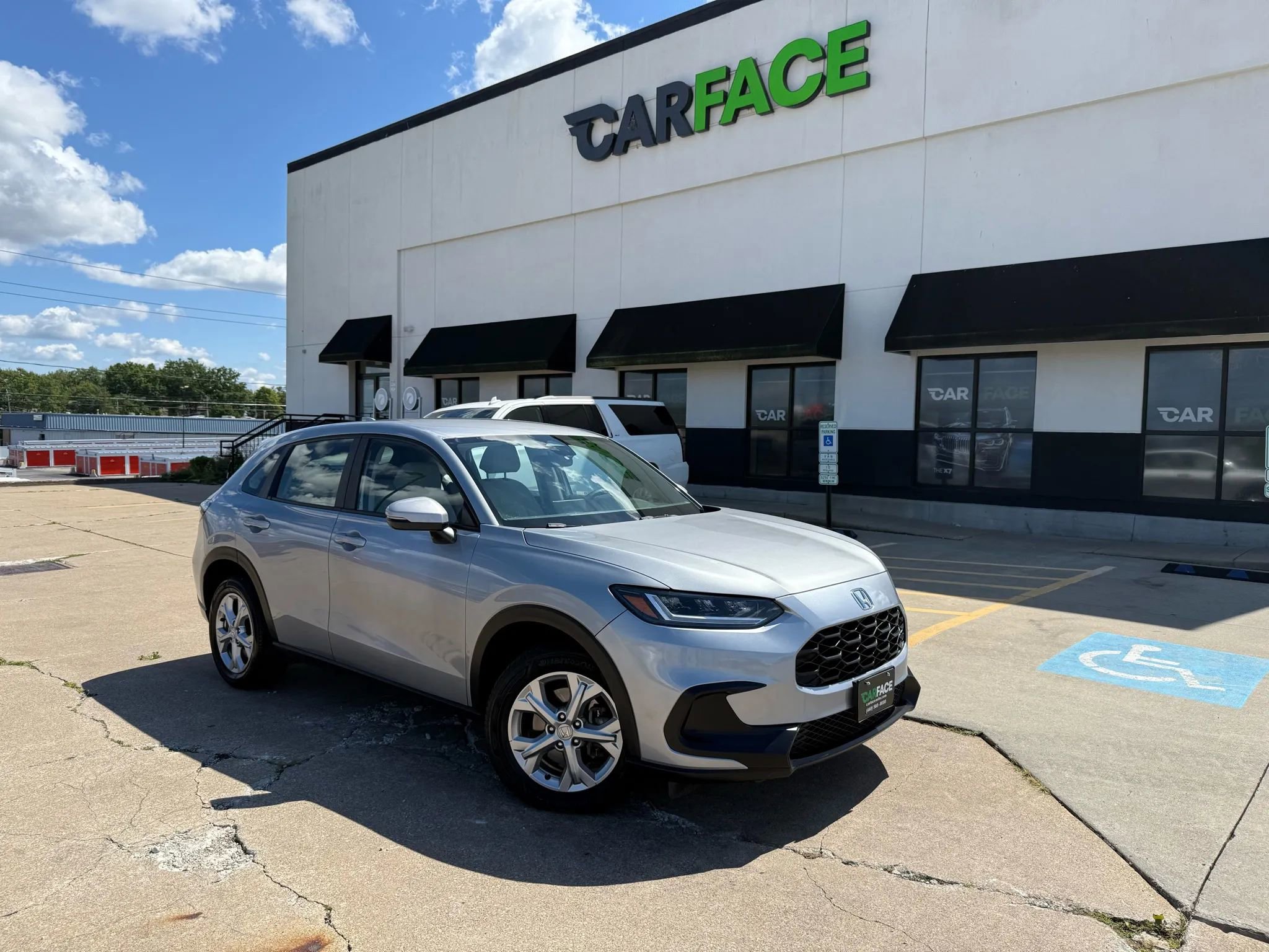 Used 2023 Honda HR-V LX image 1