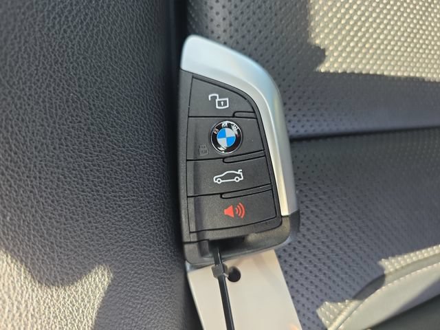 Used 2025 BMW 330i xDrive Sedan AWD/4WD image 36