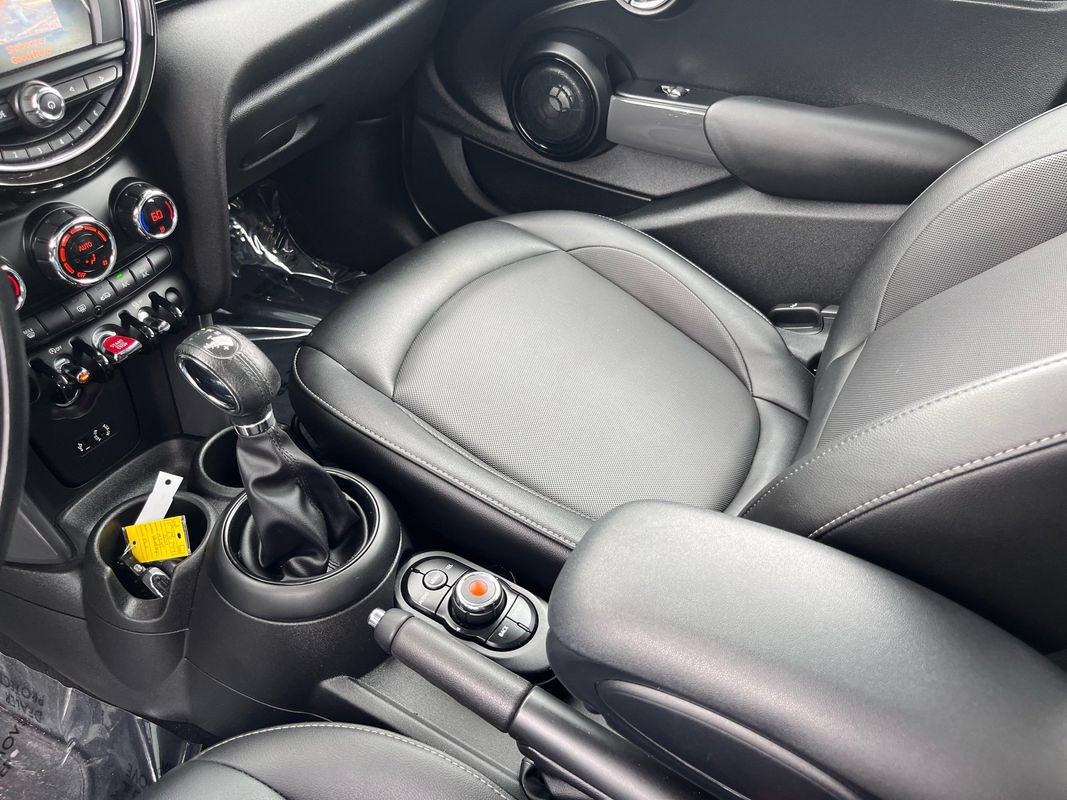 Used 2017 MINI Cooper 4-Door Hardtop FWD image 19