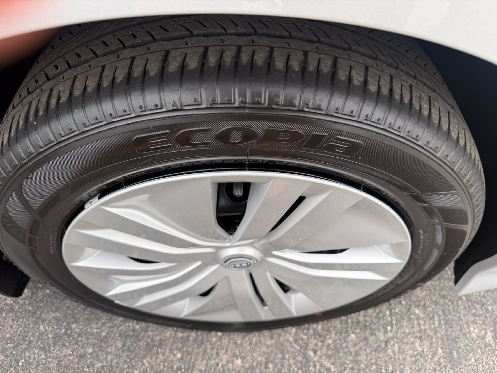 Used 2025 Nissan Leaf S FWD image 5