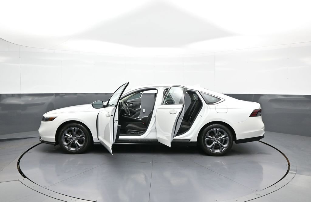 Used 2023 Honda Accord EX image 43