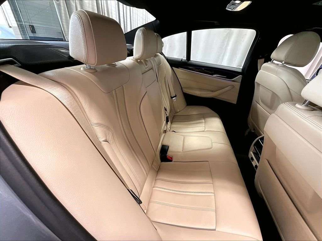 Used 2019 BMW 530e xDrive w/ Convenience Package AWD/4WD image 16