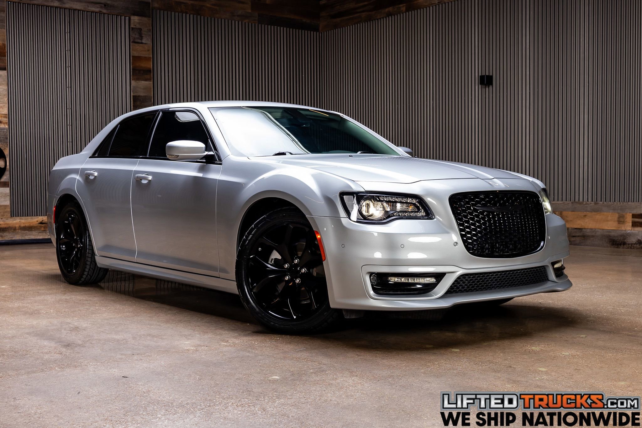 Used 2023 Chrysler 300 Touring L w/ Comfort Group RWD image 1