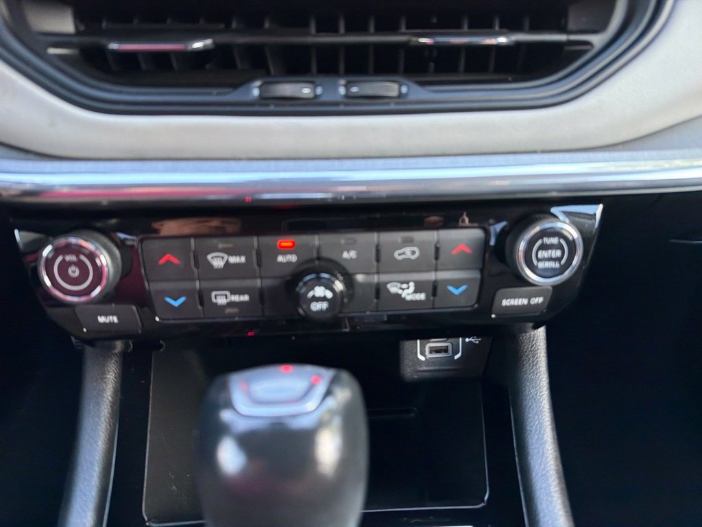 Certified 2022 Jeep Compass Limited AWD/4WD image 22