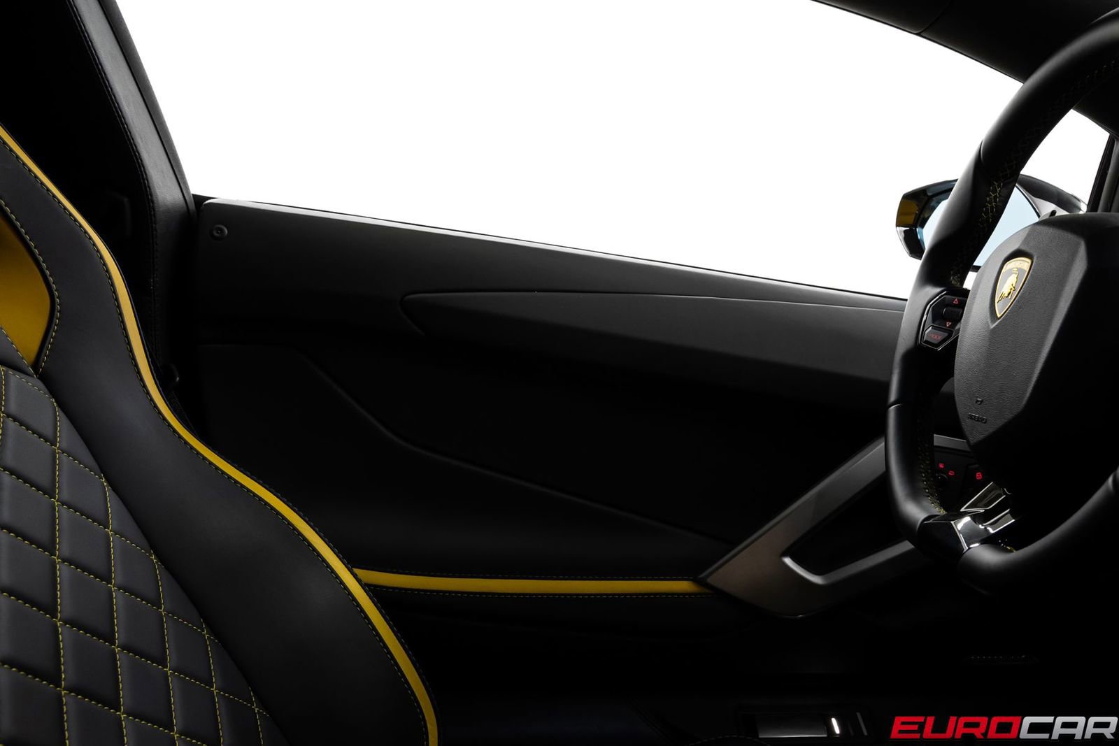 Used 2018 Lamborghini Aventador S image 27