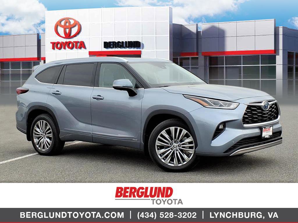 Used 2024 Toyota Highlander Platinum AWD/4WD image 1