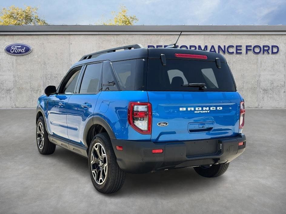 Used 2025 Ford Bronco Sport Outer Banks w/ Outer Banks Tech Package+ AWD/4WD image 9