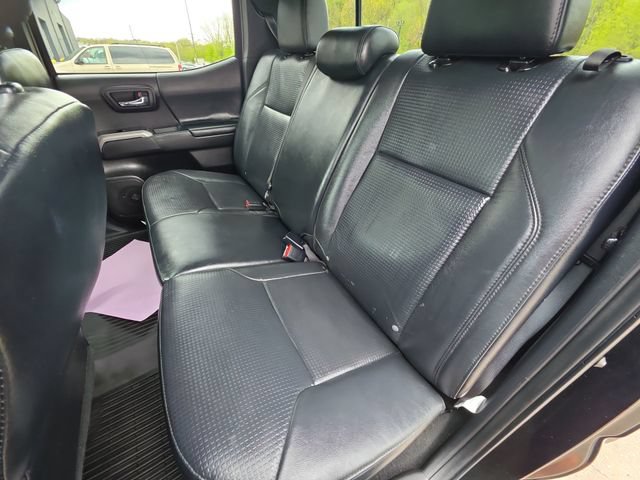 Used 2023 Toyota Tacoma Limited AWD/4WD image 23