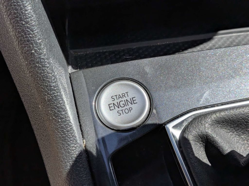 Used 2023 Volkswagen Tiguan SE R-Line FWD image 28