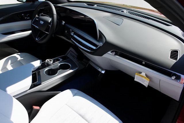 New 2025 Cadillac Lyriq Luxury image 15