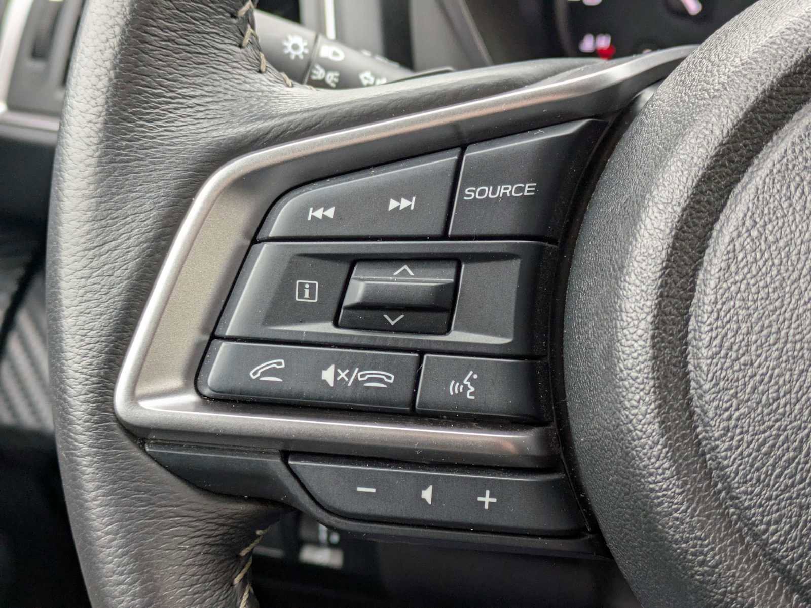 Used 2024 Subaru Ascent Premium w/ Convenience Package image 24