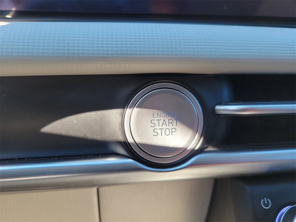 Certified 2025 Hyundai Tucson SE image 28