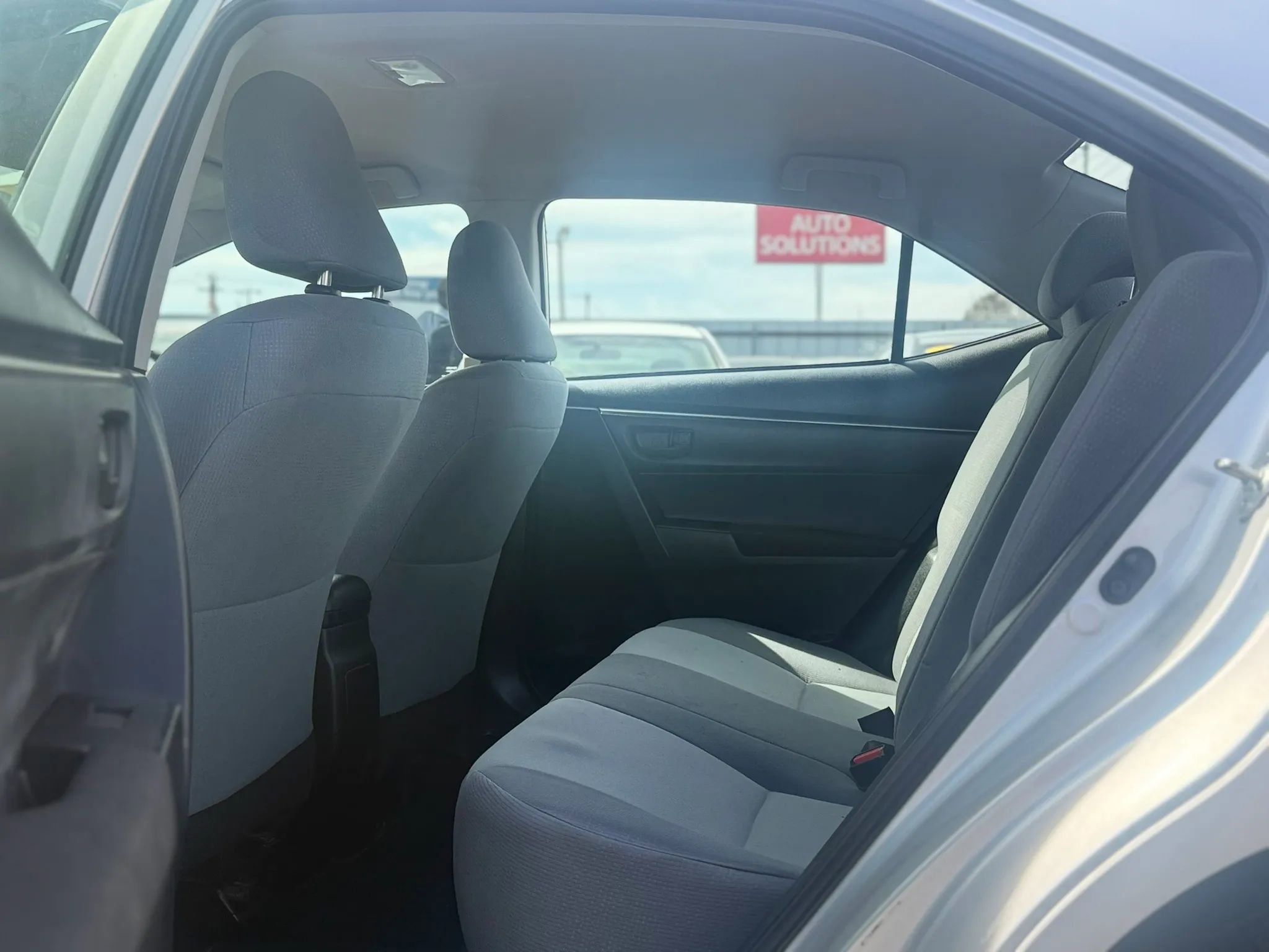 Used 2015 Toyota Corolla L image 17