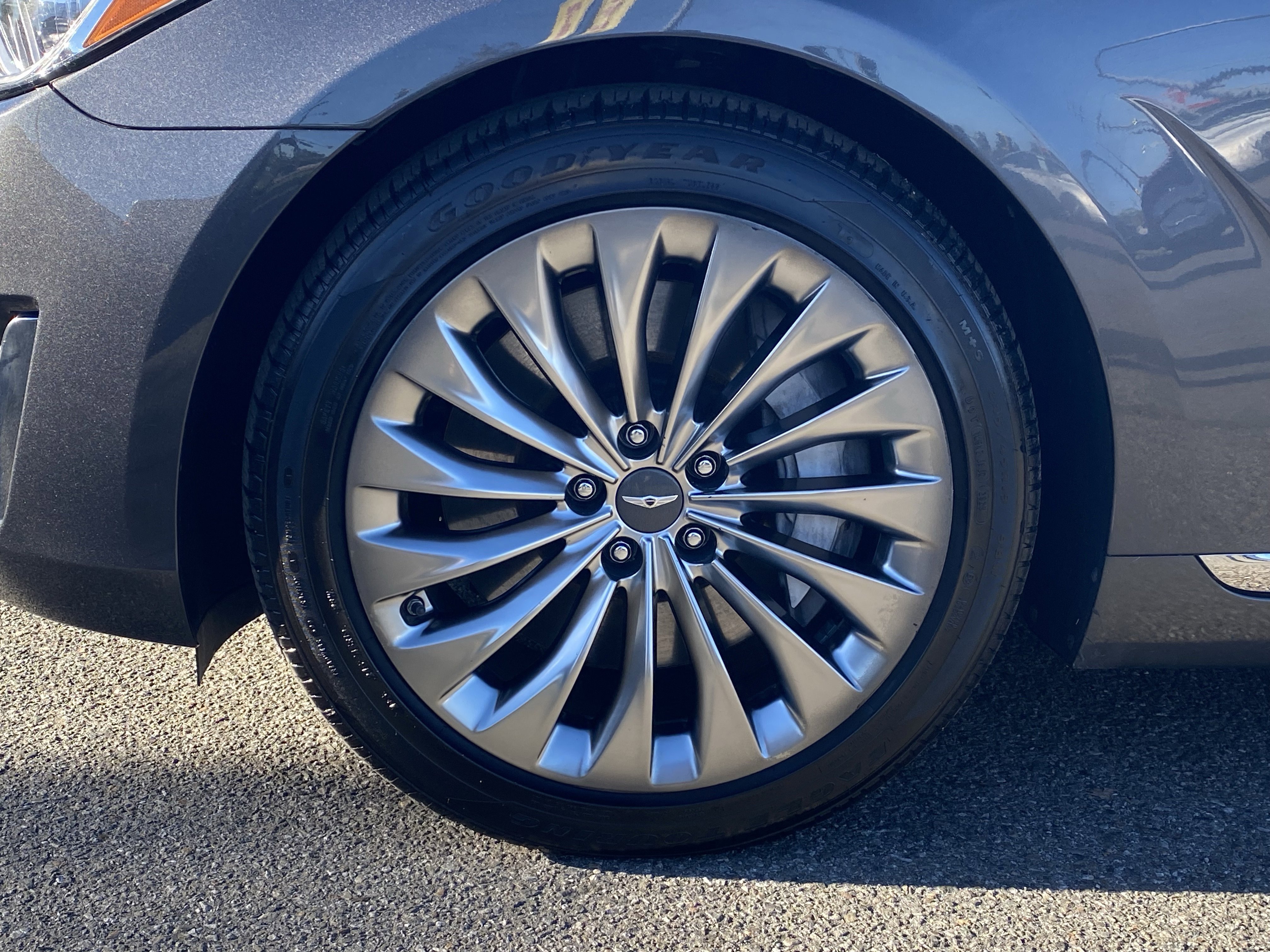 Used 2017 Genesis G90 3.3T Premium image 9