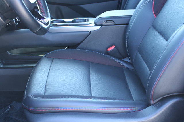 Used 2025 Chevrolet Equinox EV RS FWD image 25