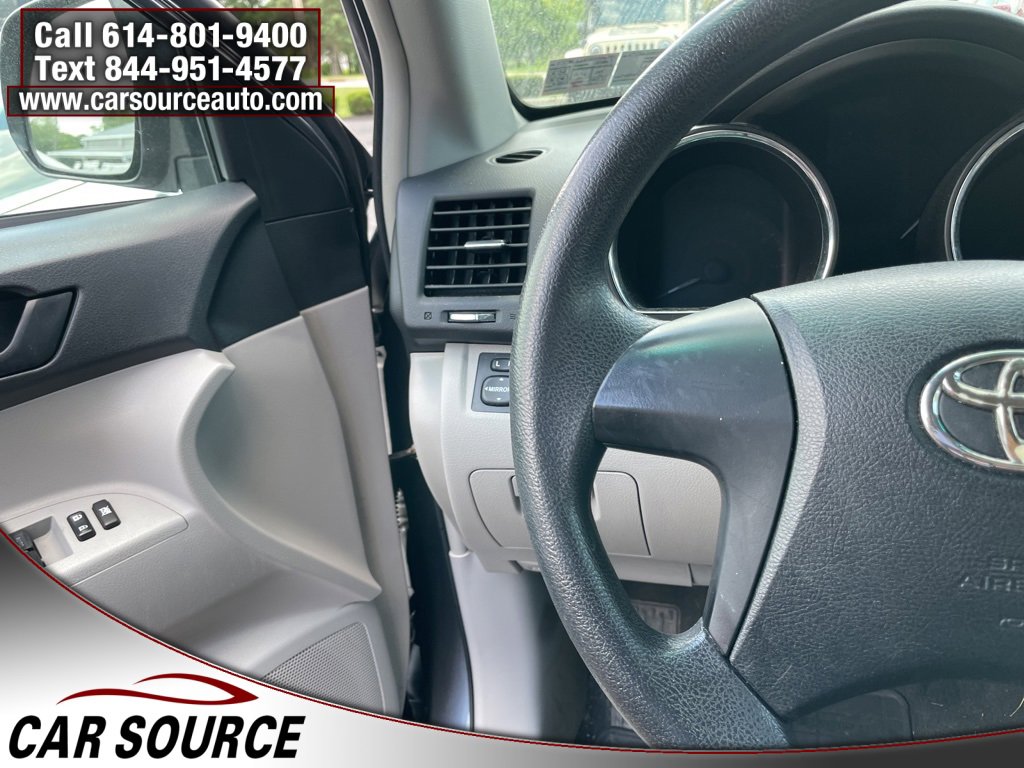 Used 2012 Toyota Highlander FWD image 33