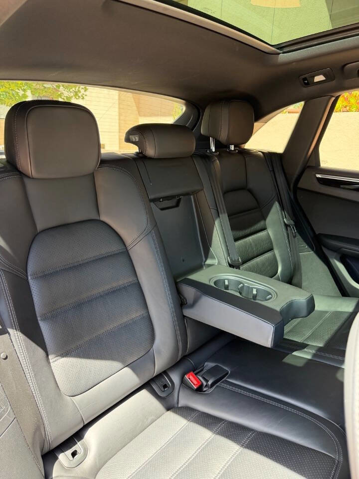 Used 2015 Porsche Macan S AWD/4WD image 18