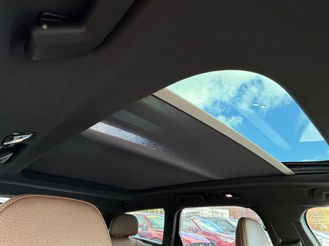 Used 2024 Volvo V90 B6 Cross Country Plus w/ Protection Package Premier image 20