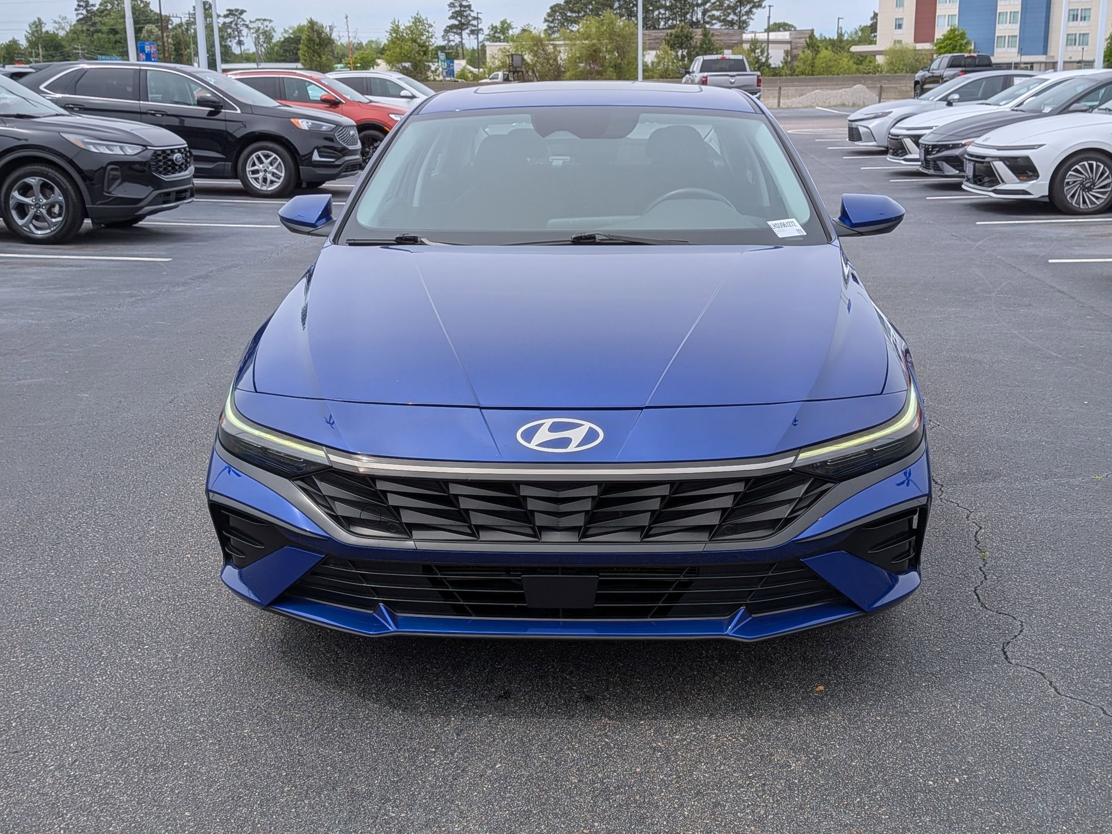 Used 2025 Hyundai Elantra SEL FWD image 8