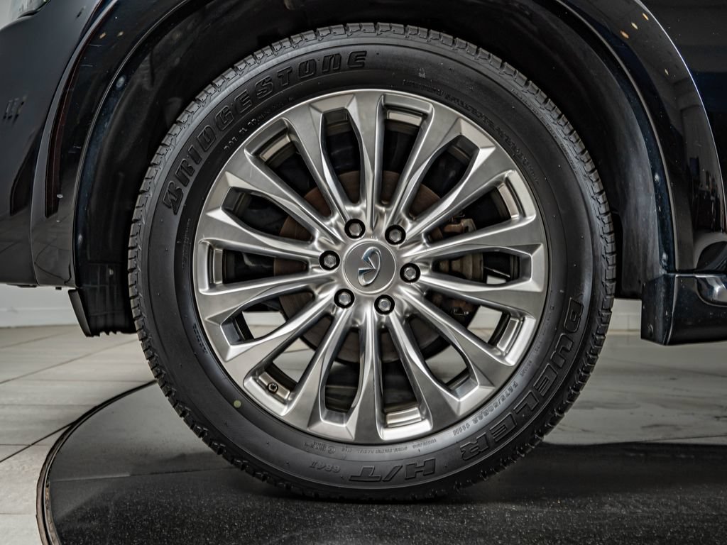 Used 2017 INFINITI QX80 4WD w/ Driver Assistance Package image 10
