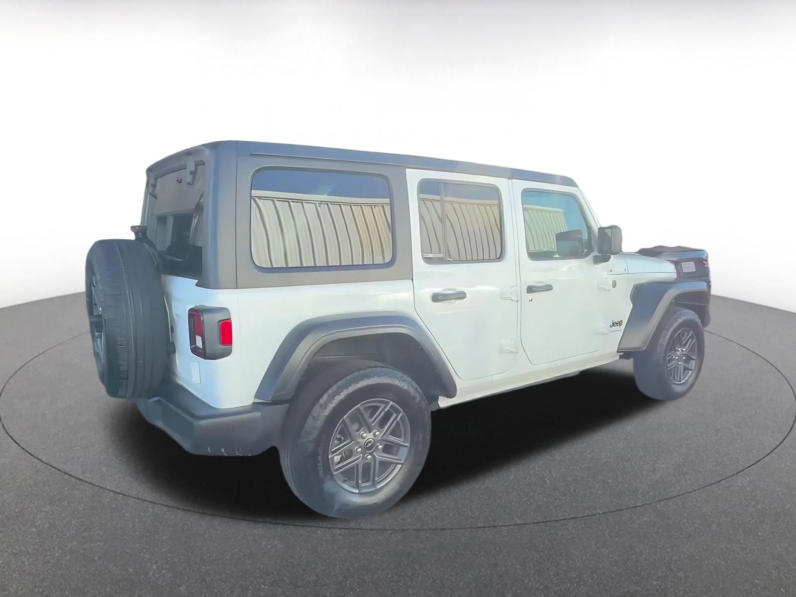 Used 2025 Jeep Wrangler Sport S image 14