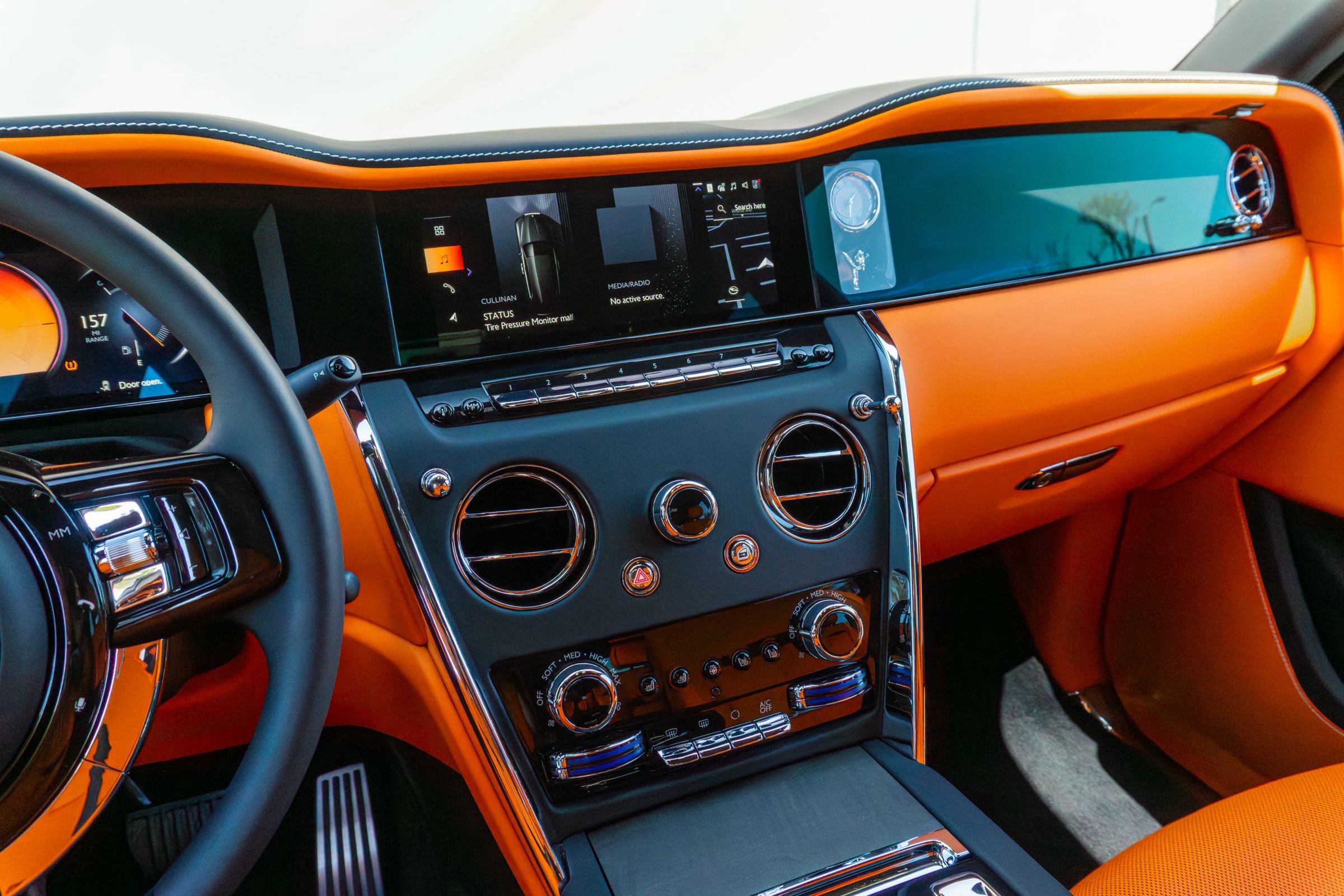 Used 2025 Rolls-Royce Cullinan image 68