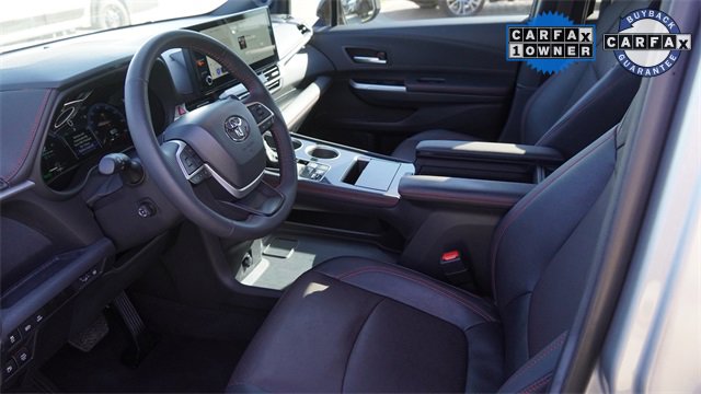 Used 2025 Toyota Sienna XSE w/ XSE Premium Package image 22