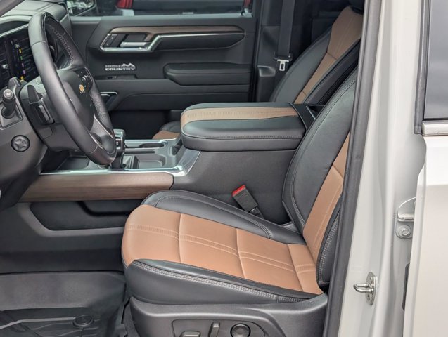 Used 2024 Chevrolet Silverado 1500 High Country AWD/4WD image 17
