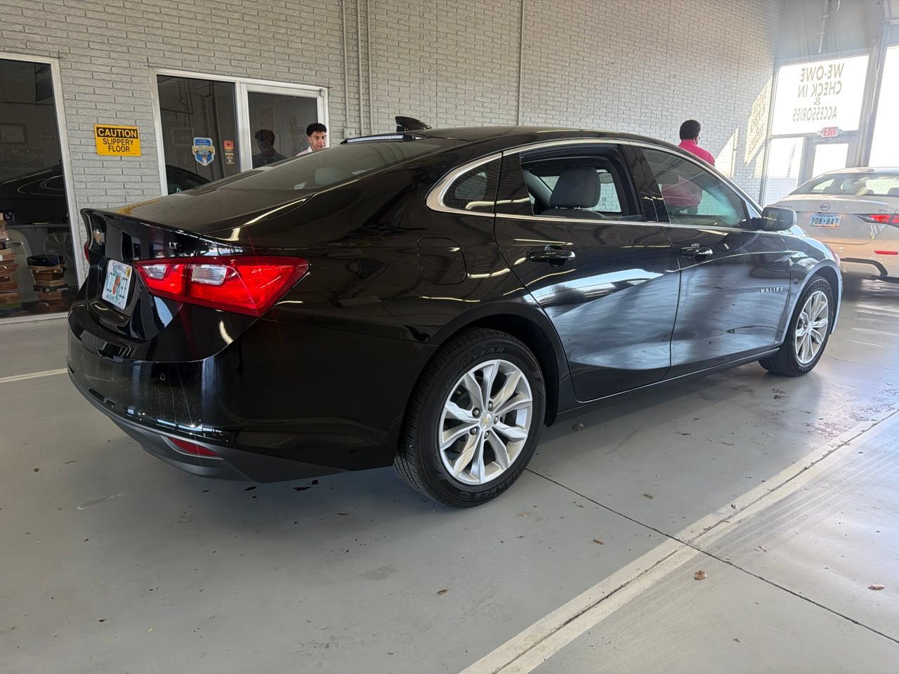 Used 2025 Chevrolet Malibu LT FWD image 4
