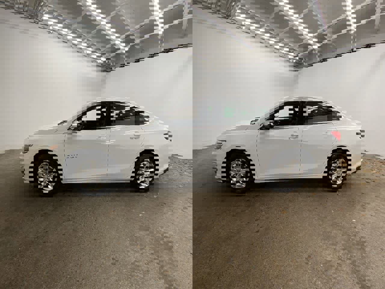 Used 2023 Chevrolet Malibu LT image 3