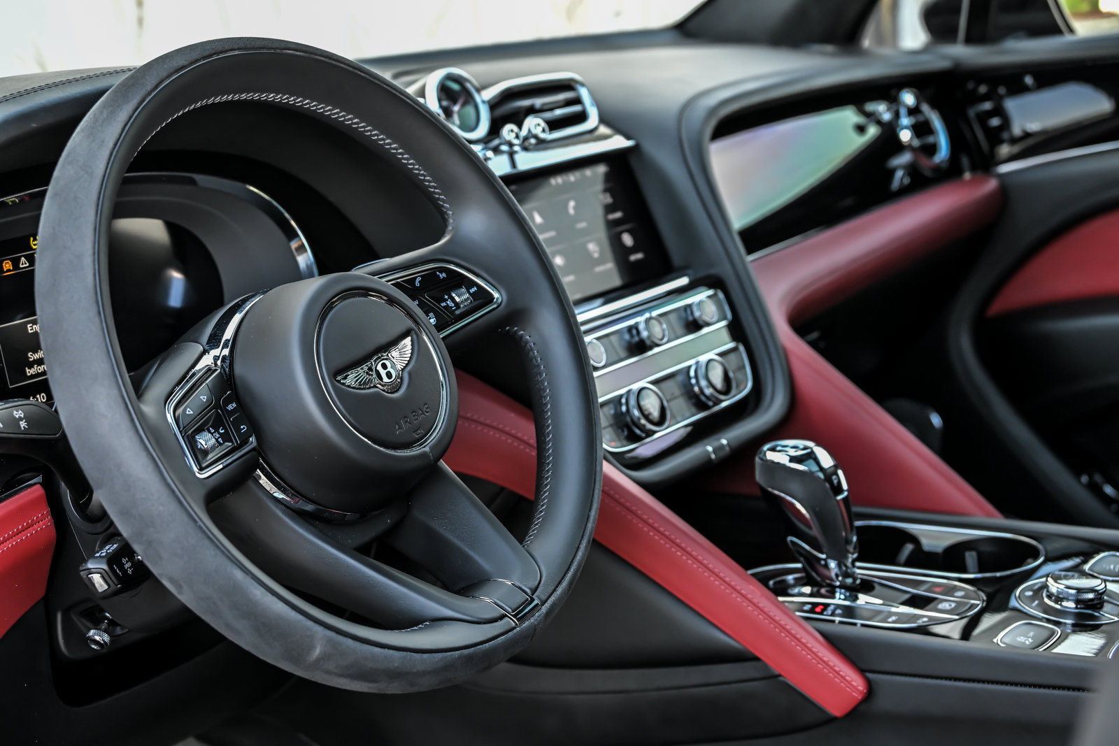 Certified 2022 Bentley Bentayga AWD/4WD image 25