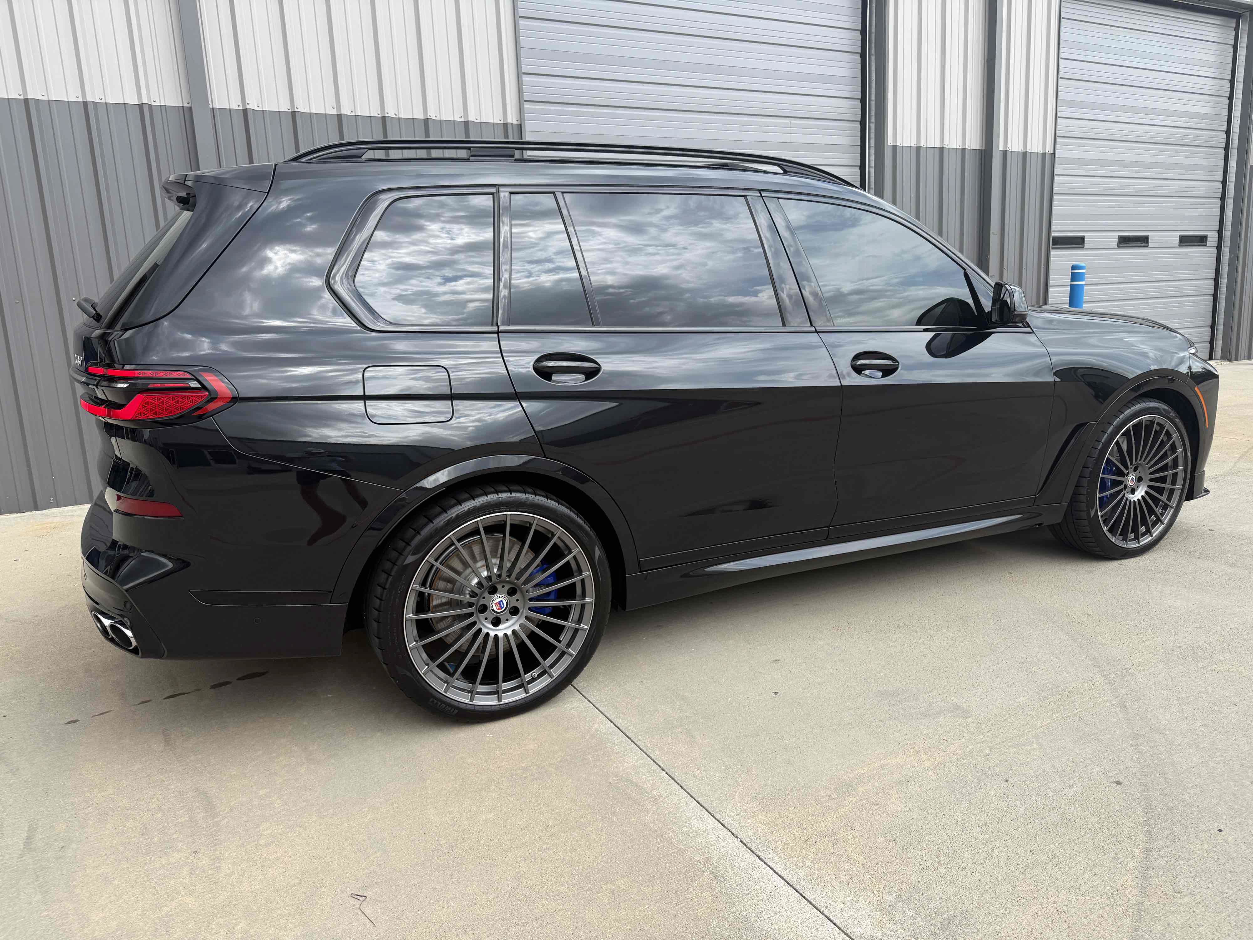 Used 2025 BMW ALPINA XB7 AWD/4WD image 35