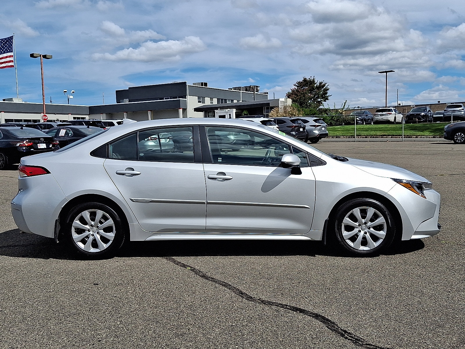 Certified 2025 Toyota Corolla LE FWD image 8