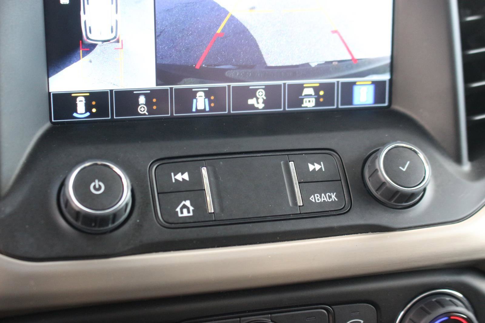 Used 2023 GMC Acadia Denali w/ Black Diamond Edition image 28