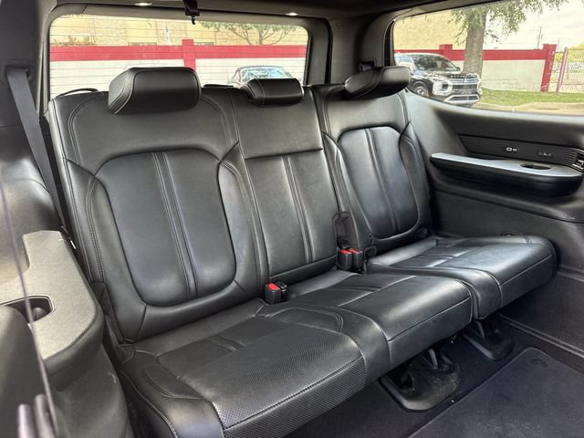 Used 2024 Jeep Wagoneer Series III AWD/4WD image 31