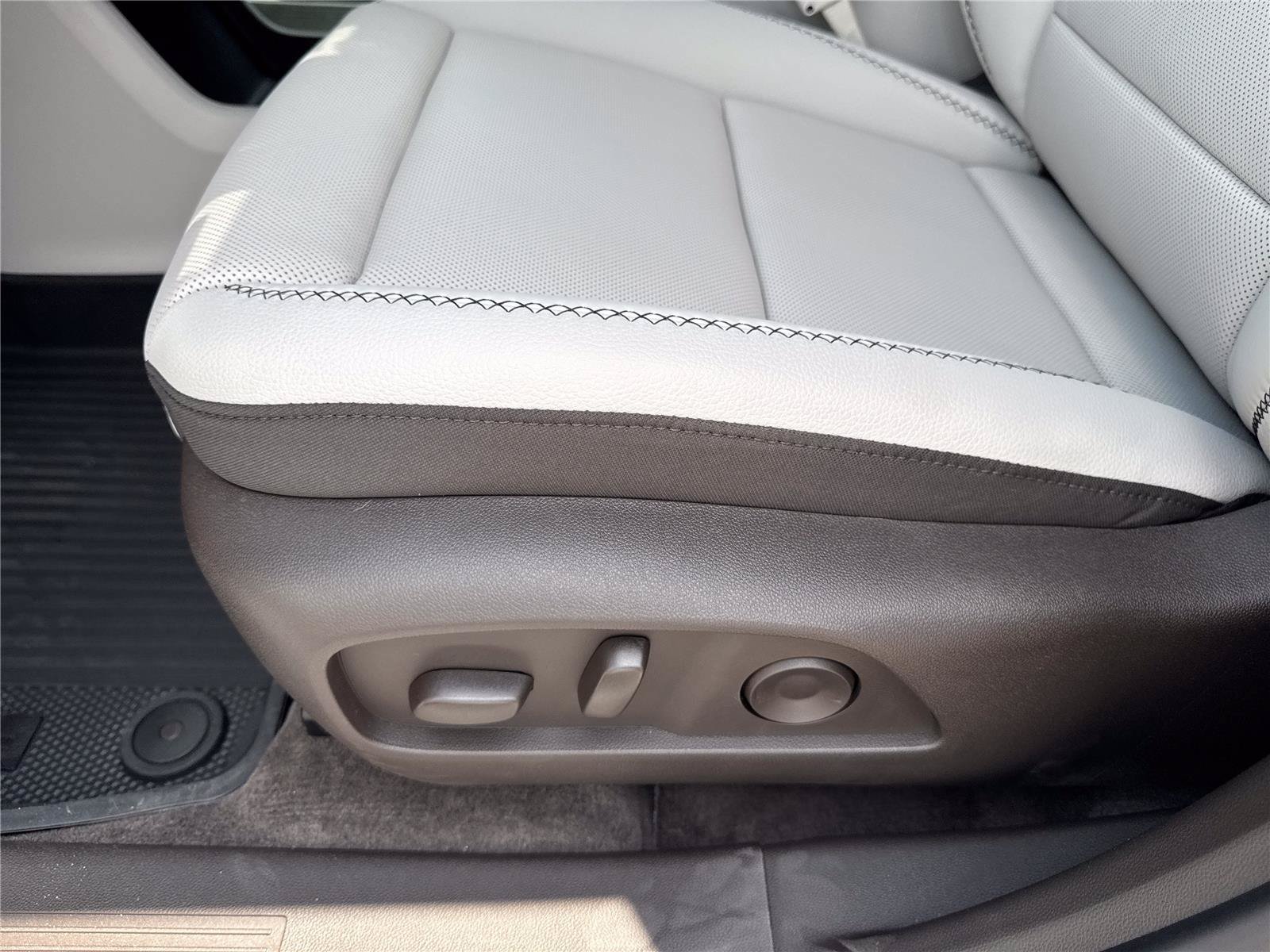 New 2026 GMC Terrain Denali w/ LPO, Floor Liner Package AWD/4WD image 12