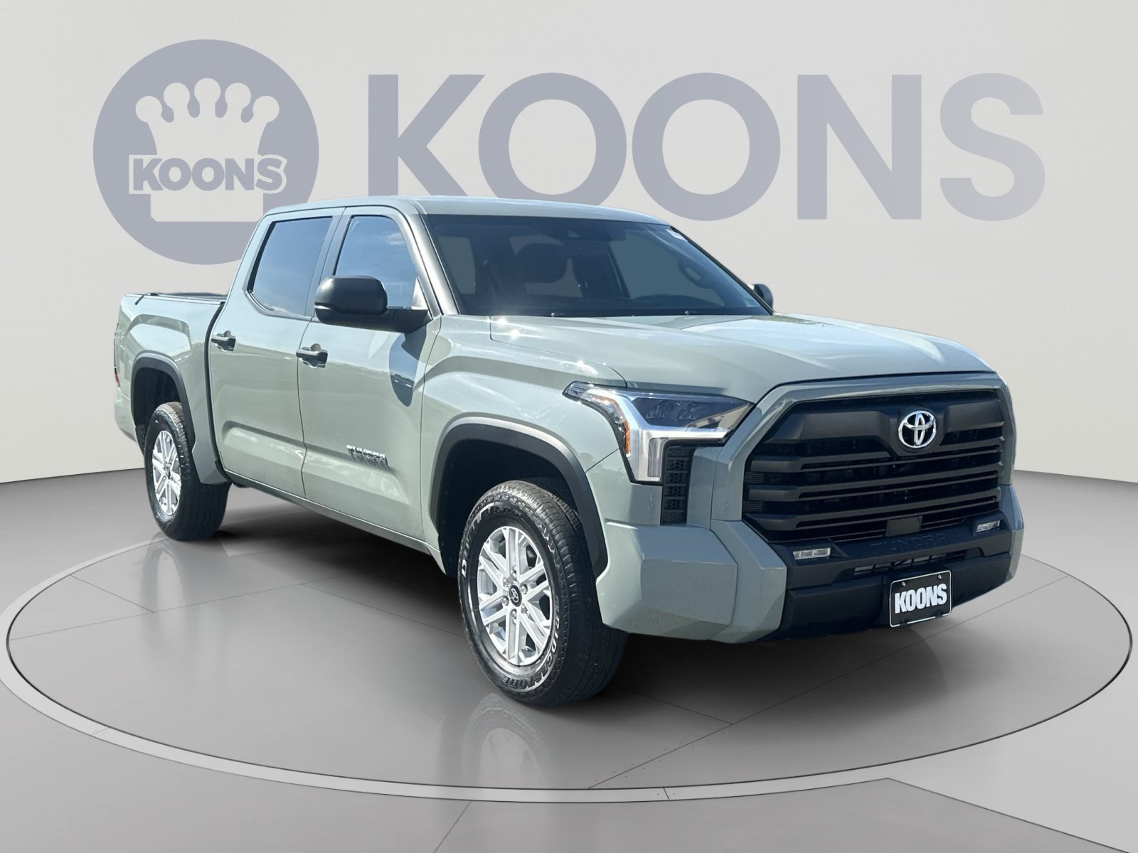 Used 2025 Toyota Tundra SR5 AWD/4WD image 2