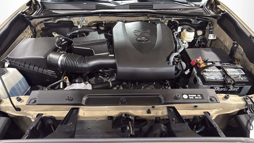 Used 2019 Toyota Tacoma SR5 AWD/4WD image 36