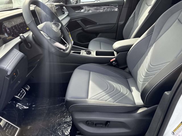 New 2026 Volkswagen Tiguan SE R-Line FWD image 13