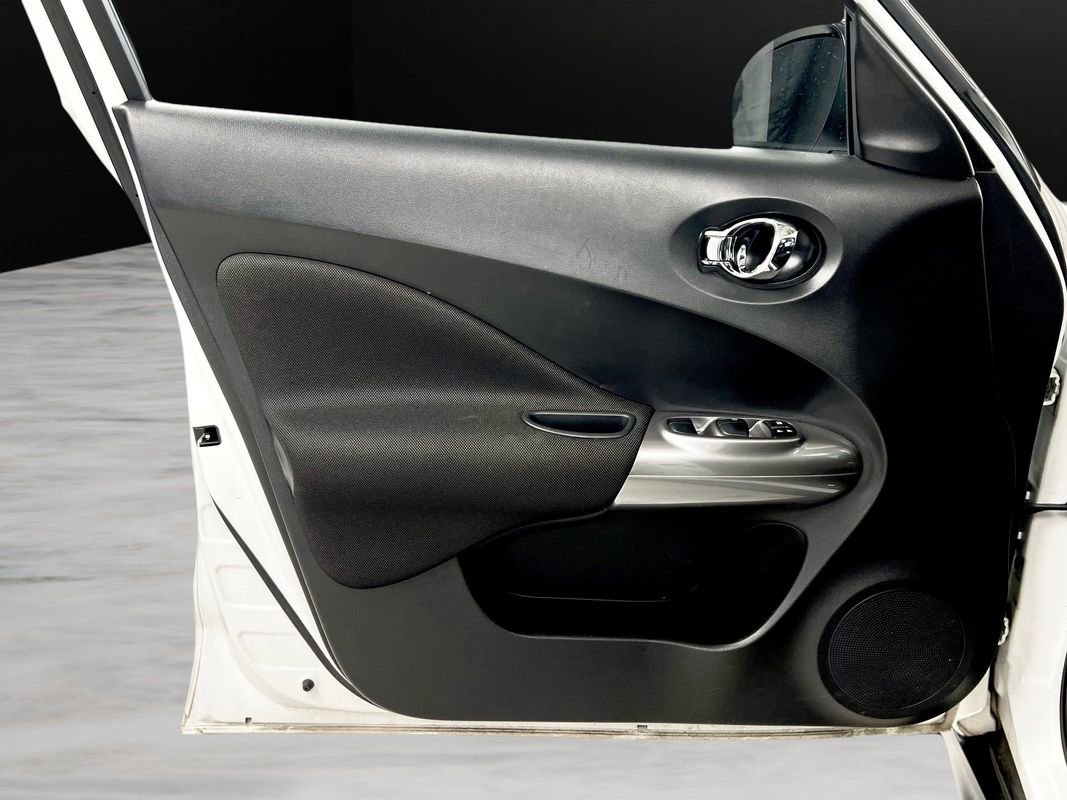 Used 2013 Nissan Juke SV image 30
