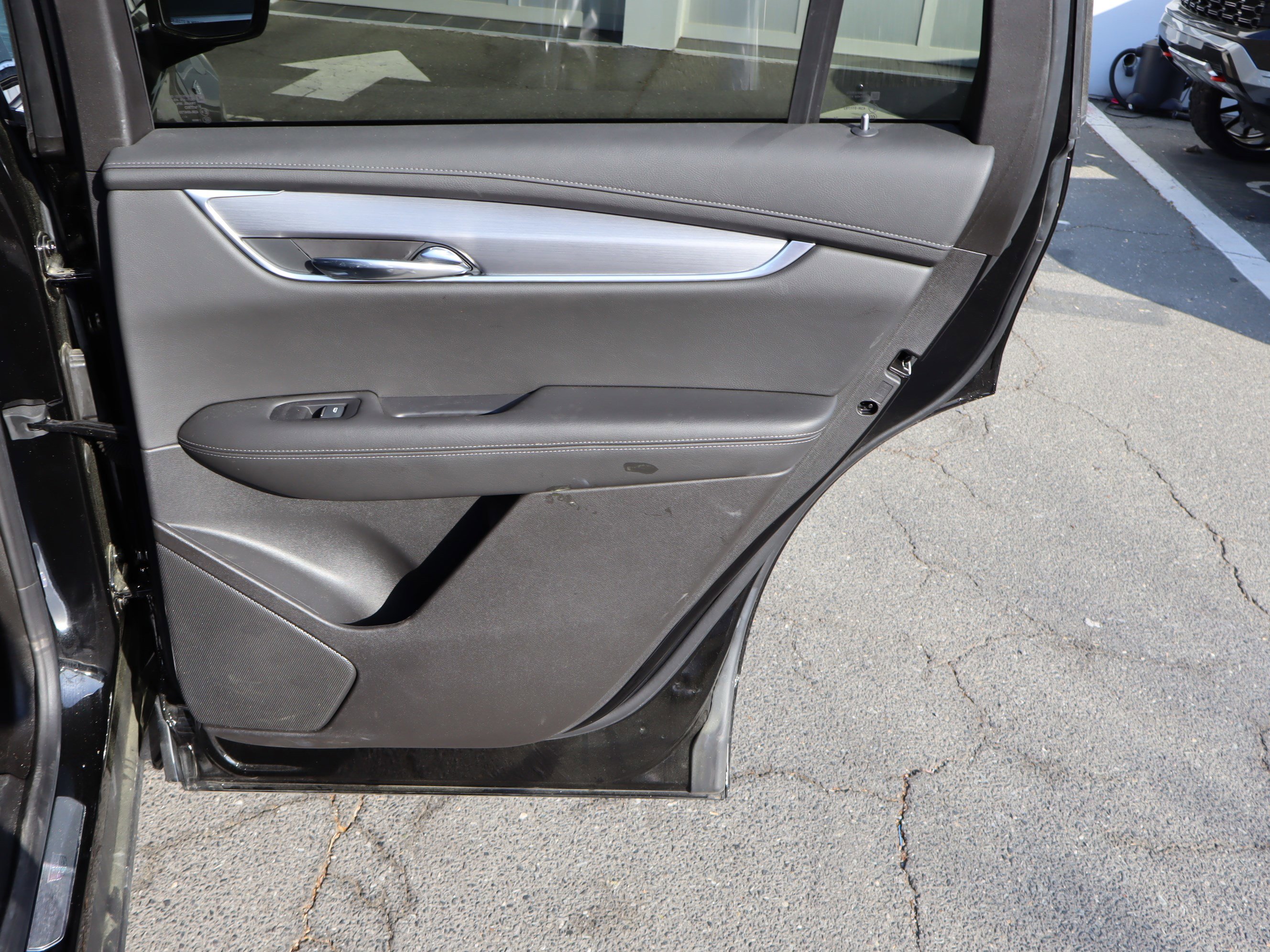 Used 2025 Cadillac XT6 Luxury image 35